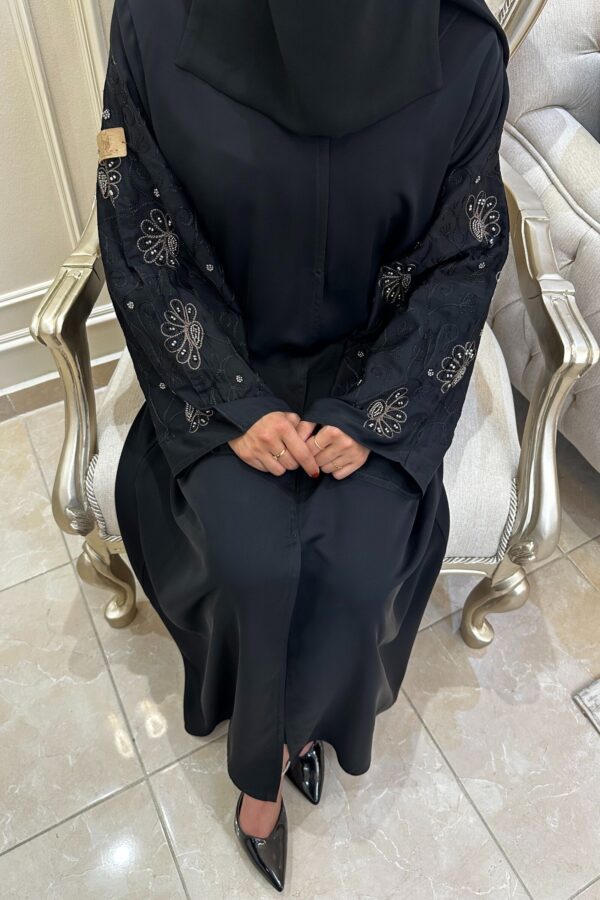 ⁦عبايه كتف بتطريز شك على اكمام كامل بلون نحاسى⁩ - الصورة ⁦3⁩