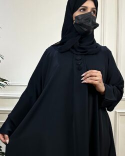 عبايات سوداء
