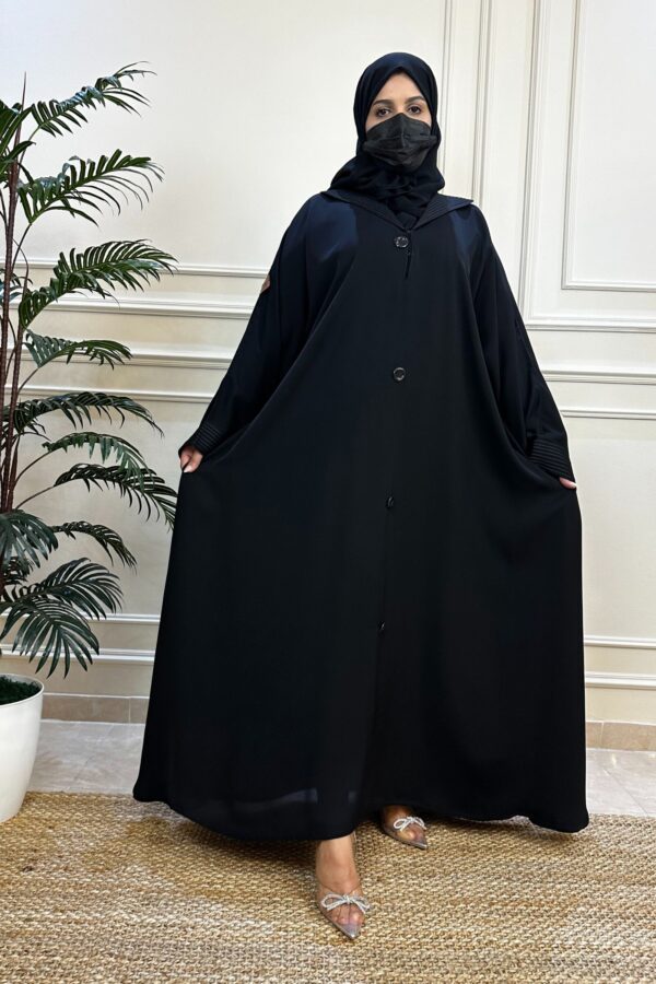 ⁦عباية مغلقه بزراير و قيطان⁩ - الصورة ⁦7⁩