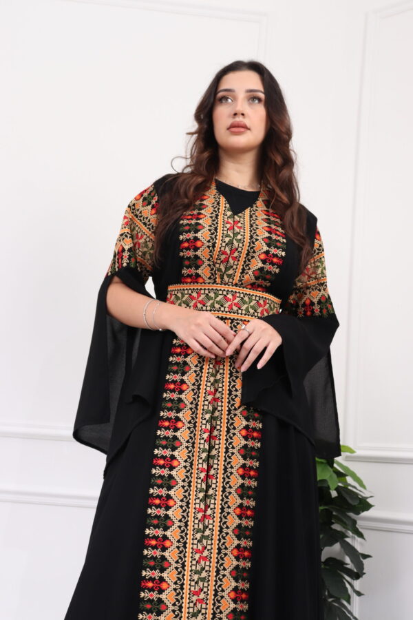 ⁦جلابيه بتطريز عربي وبكم وسيع بيج⁩ - الصورة ⁦7⁩