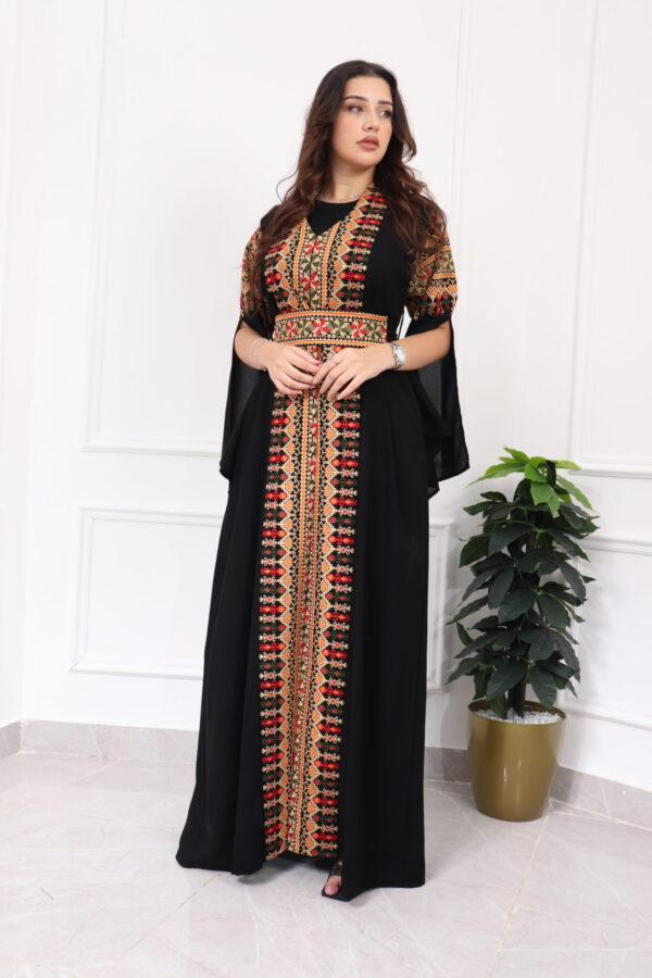 ⁦جلابيه بتطريز عربي وبكم وسيع بيج⁩ - الصورة ⁦8⁩