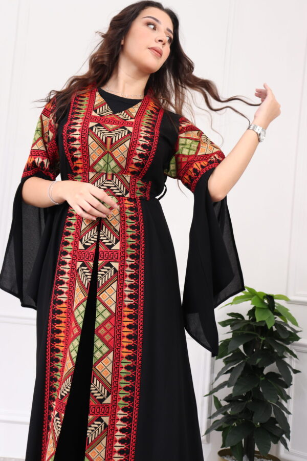 ⁦جلابيه بتطريز عربي و بكم وسيع احمر⁩ - الصورة ⁦13⁩