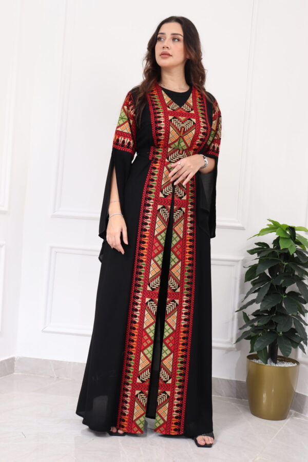 ⁦جلابيه بتطريز عربي و بكم وسيع احمر⁩ - الصورة ⁦4⁩