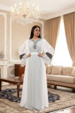 جلابيه رصاصي شك من امام وبكم وسيع كتل