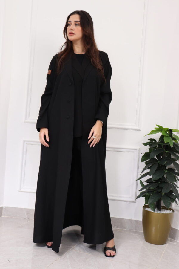 ⁦عباية ثلاث قطع أسود طقم قماش كريب واقف⁩ - الصورة ⁦2⁩