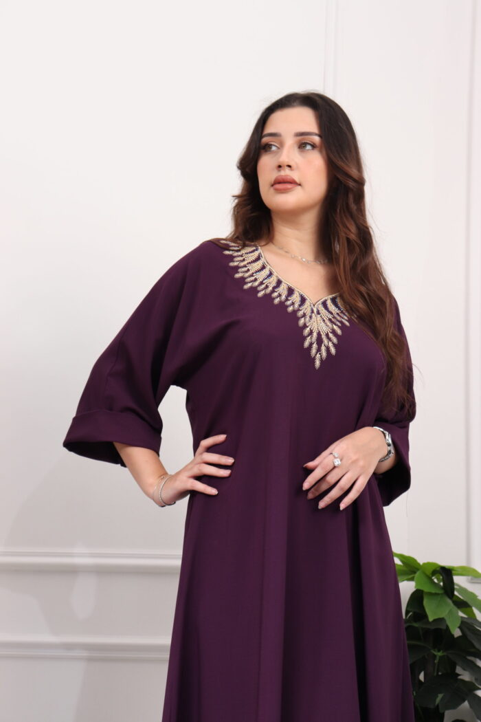 ⁦جلابيه خليجى بتطريز شك و فصوص من امام⁩ - الصورة ⁦2⁩