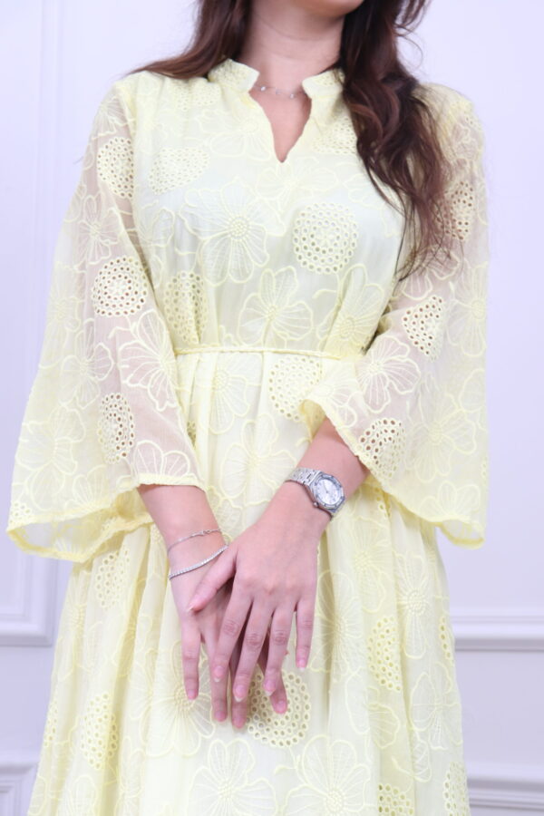 ⁦جلابيه اصفر بلياقه و اكمام و سيع⁩ - الصورة ⁦5⁩