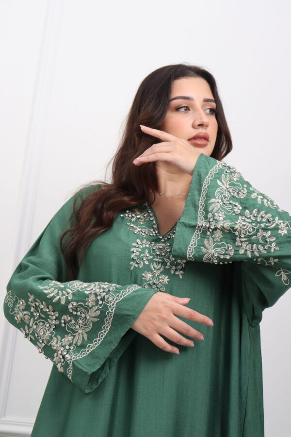 ⁦جلابيه بخرز من اكمام و امام⁩ - الصورة ⁦4⁩