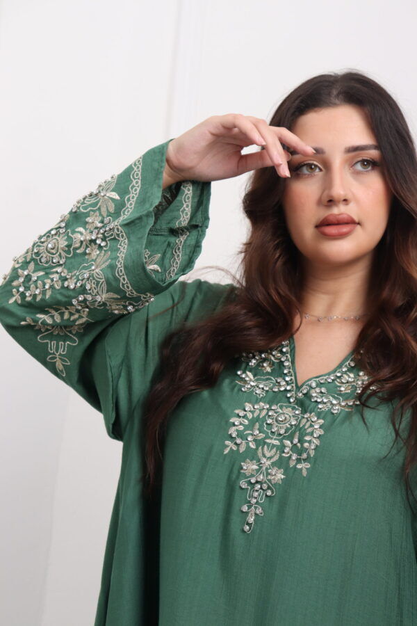 ⁦جلابيه بخرز من اكمام و امام⁩ - الصورة ⁦3⁩