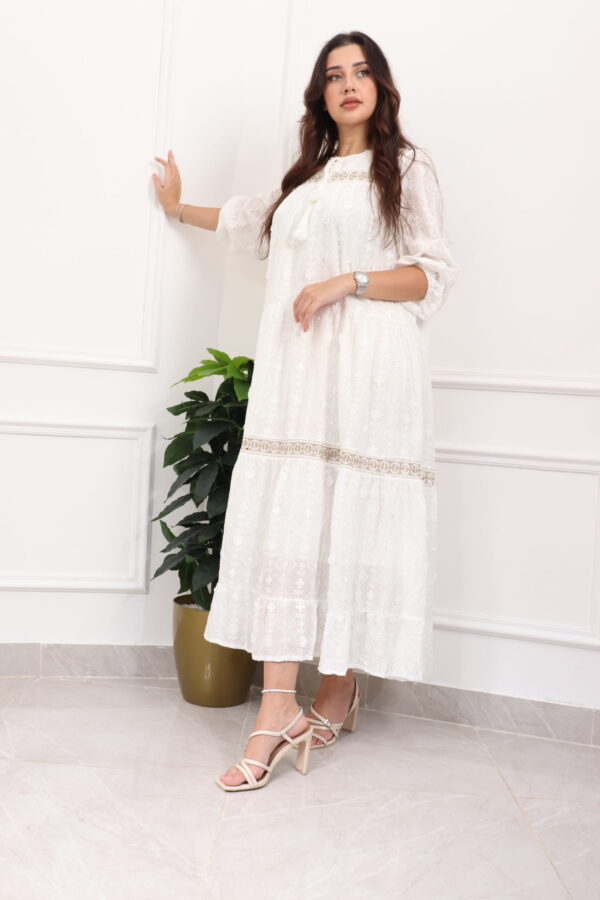 ⁦جلابيه ابيض بقماش مشجر من نفسه بكم مطاط⁩ - الصورة ⁦7⁩