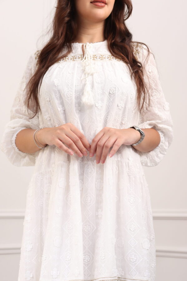 ⁦جلابيه ابيض بقماش مشجر من نفسه بكم مطاط⁩ - الصورة ⁦9⁩