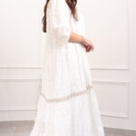 جلابيه ابيض بقماش مشجر من نفسه بكم مطاط