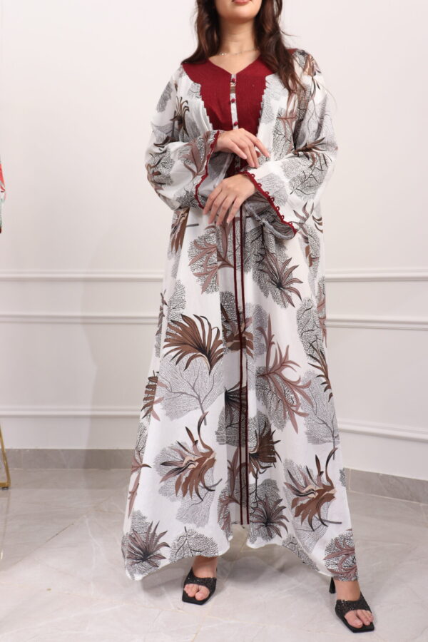 ⁦جلابيه بني مزينه بدقات شرايط عنابي من امام⁩ - الصورة ⁦2⁩