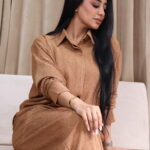 طقم كاجوال لحمي تتكون من قطعتين بأكمام طويلة وبنطلون طويل