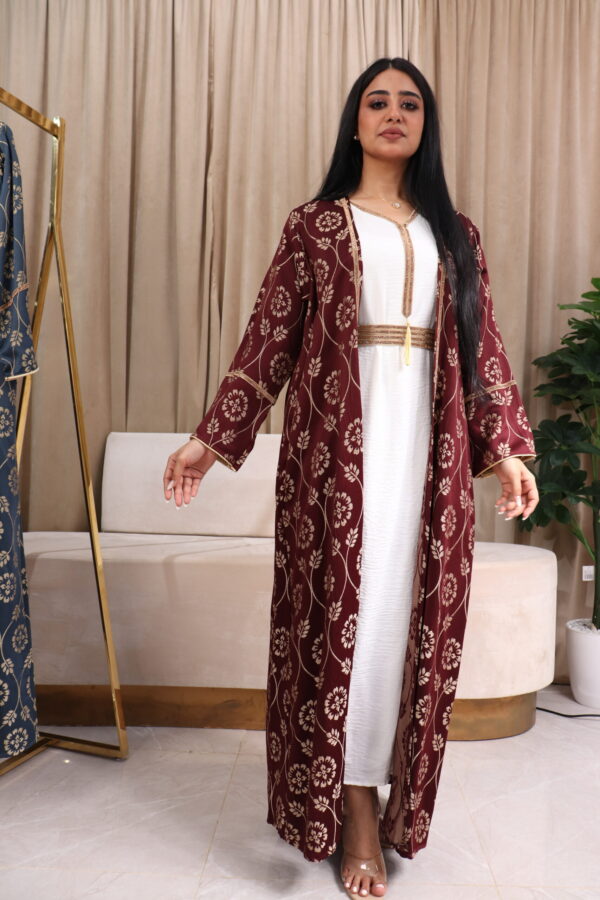 ⁦جلابية جاكار مشجره عنابي بطبقة داخلية و شريط فصوص⁩ - الصورة ⁦4⁩