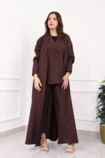 ⁦عباية ثلاث قطع بني طقم قماش كريب واقف⁩ - الصورة ⁦3⁩