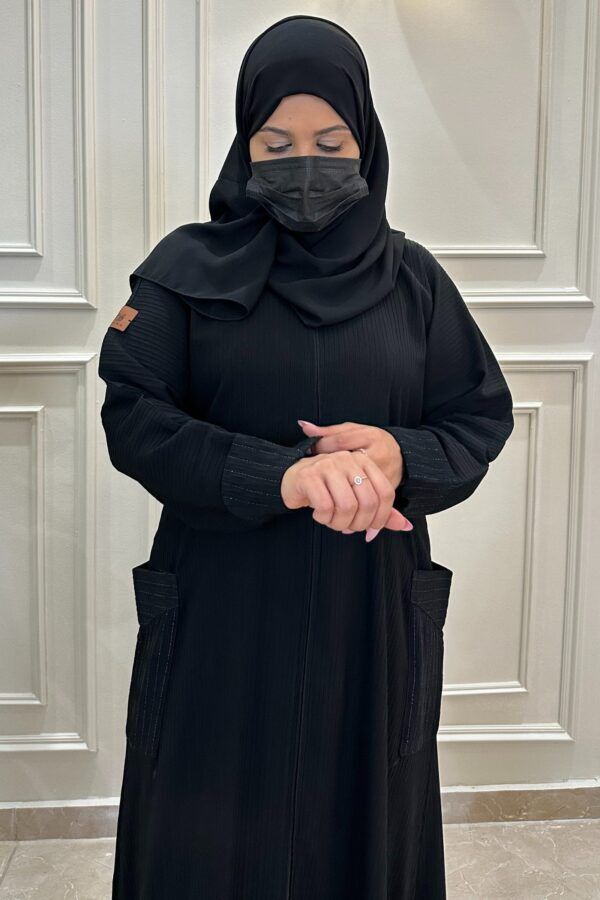 ⁦عبايه فكرو بجيوب من اجناب⁩ - الصورة ⁦3⁩
