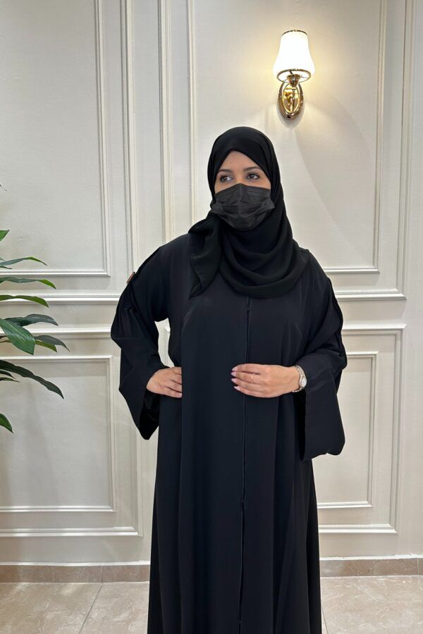 ⁦عبايه كلوش بسكر من اكتاف واجناب بشكل مميز⁩ - الصورة ⁦5⁩