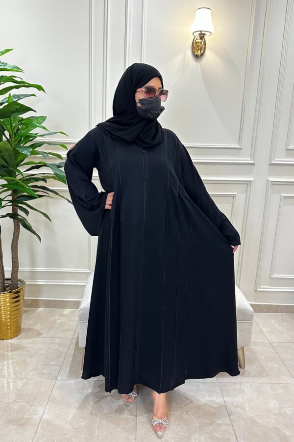 ⁦عبايه كلوش بقيطان و كسر بشكل مميز فى العبايه⁩ - الصورة ⁦5⁩