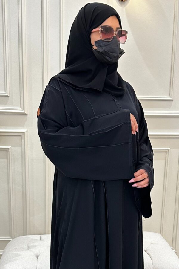 ⁦عبايه كلوش بقيطان و كسر بشكل مميز فى العبايه⁩ - الصورة ⁦6⁩