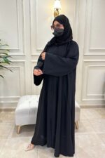 ⁦عبايه كلوش رقبة منسوجة بقماش انترنت مطرزه بخيوط مخفى⁩ - الصورة ⁦5⁩