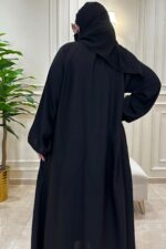 ⁦عبايه كلوش رقبة منسوجة بقماش انترنت مطرزه بخيوط مخفى⁩ - الصورة ⁦3⁩