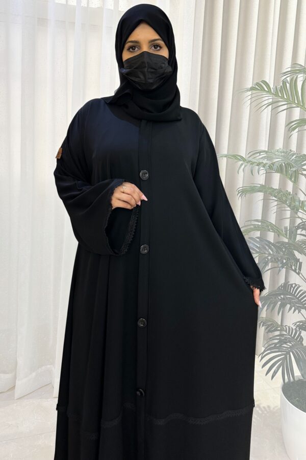 ⁦عبايه كلوش بسحاب مخفى بزراير من امام⁩ - الصورة ⁦4⁩