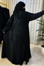 عبايه مطرزه من خلف مبتكره بلاسود