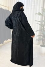 ⁦عبايه مطرزه من خلف مبتكره بلاسود⁩ - الصورة ⁦8⁩