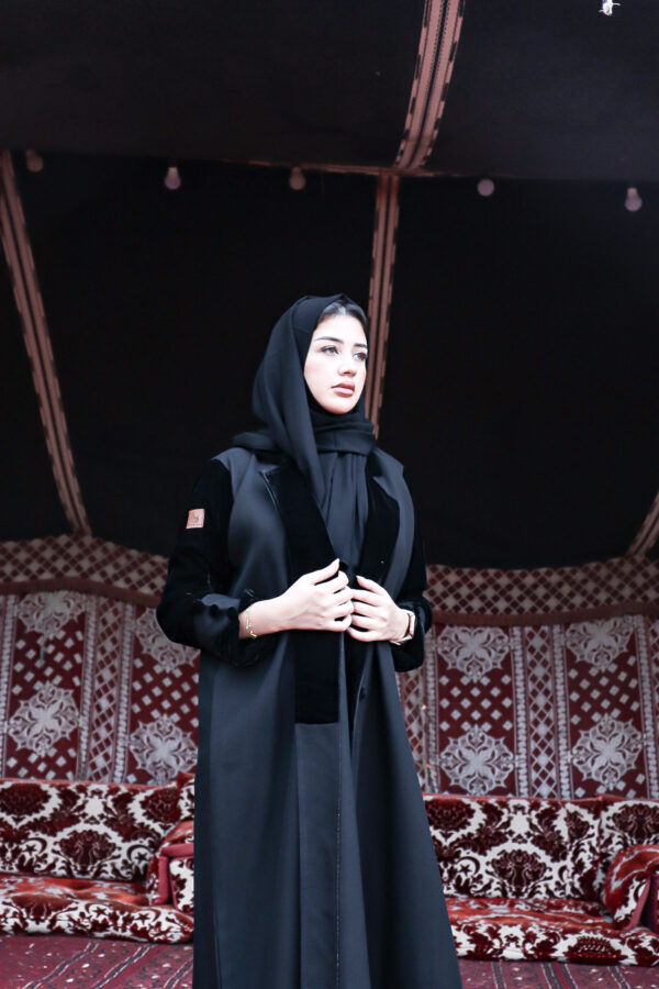 ⁦عبايه كتان بكم ولياقه قطيفه⁩ - الصورة ⁦8⁩