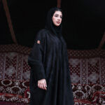 عبايه شامواه بشت بتطريز اسود على اكتاف