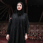 عباية نص بشت شمواه بتطرير اسود على الاكتاف بتطريز على شكل جذور