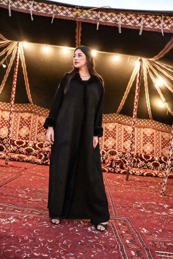 ⁦عبايه شامواه بقبوع فرو و محدده من امام فرو⁩ - الصورة ⁦6⁩