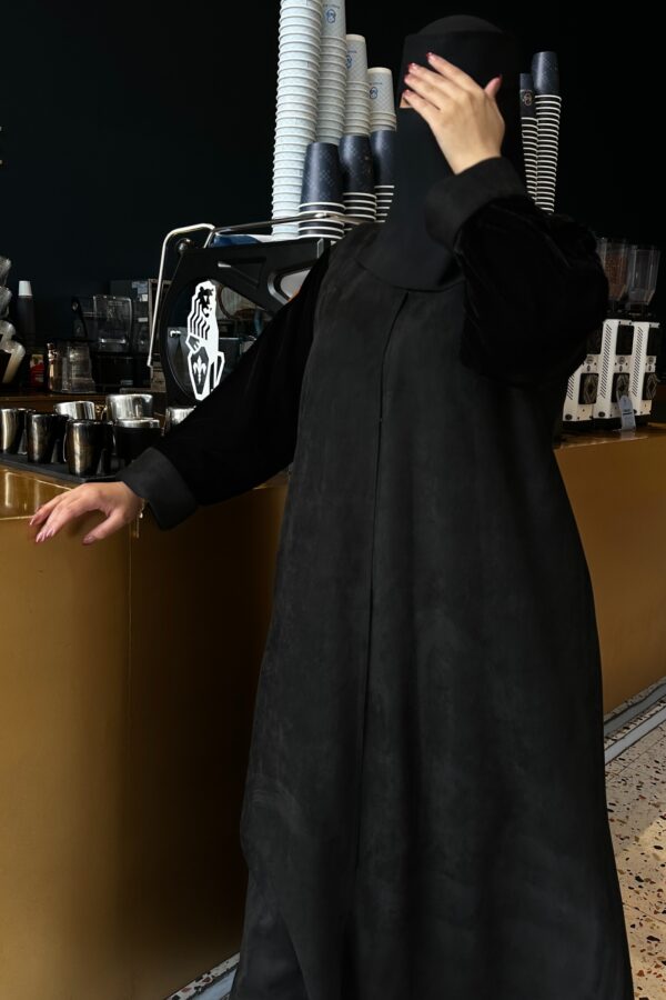 ⁦عباية شتوية شامواه مع تداخل المخمل⁩ - الصورة ⁦5⁩