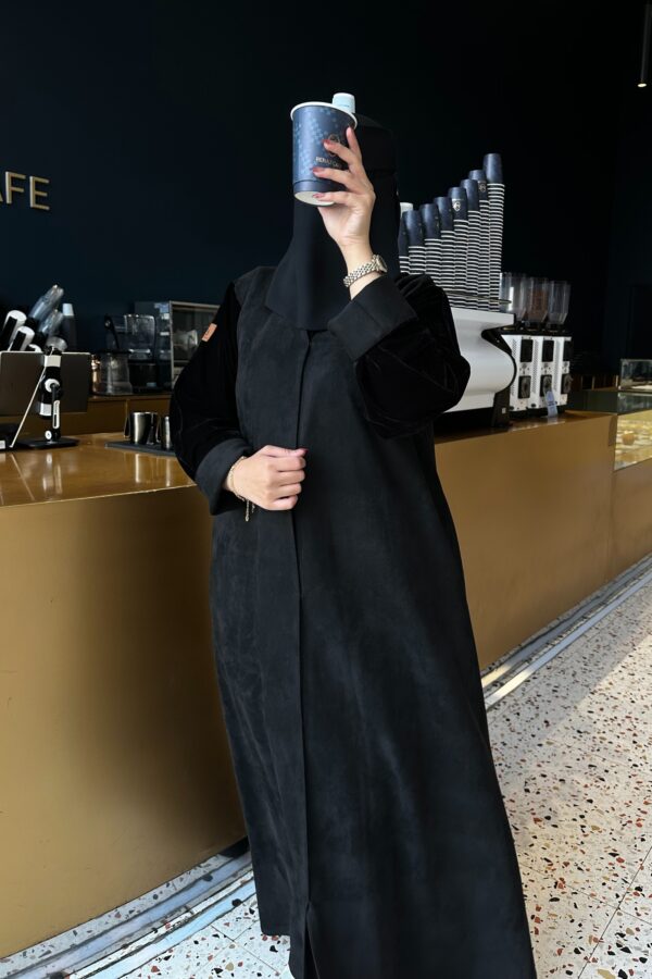 ⁦عباية شتوية شامواه مع تداخل المخمل⁩ - الصورة ⁦7⁩