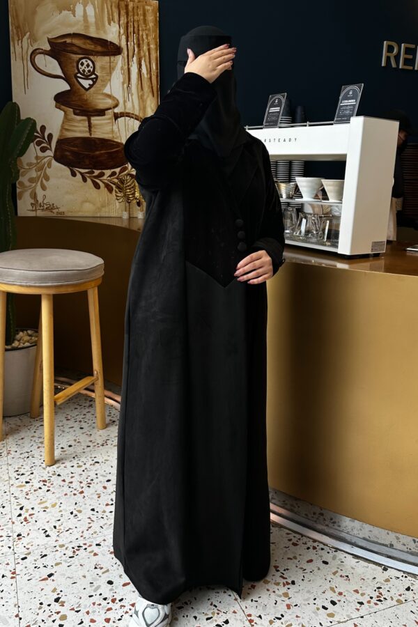 ⁦عباية شامواه بياقة و اكمام قطيفه⁩ - الصورة ⁦3⁩