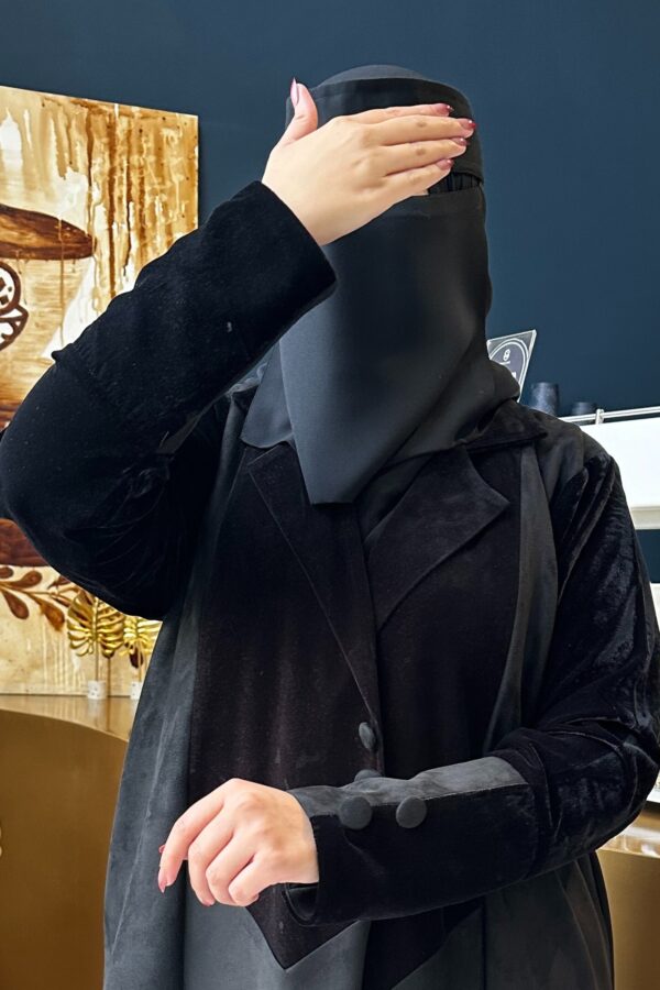 ⁦عباية شامواه بياقة و اكمام قطيفه⁩ - الصورة ⁦2⁩
