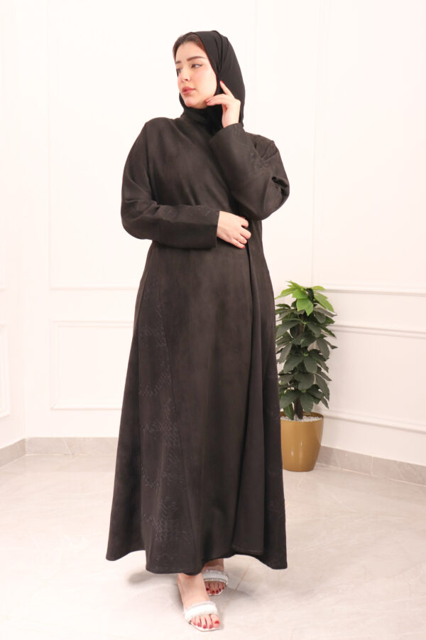 ⁦عبايه شامواه اسود بتطرزه اسود من اجناب⁩ - الصورة ⁦8⁩