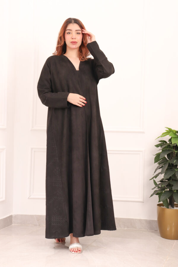 ⁦عبايه شامواه اسود بتطرزه اسود من اجناب⁩ - الصورة ⁦12⁩