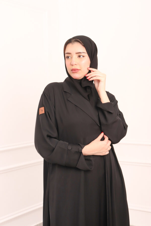 ⁦عبايه بلياقه و كسر كامل من خلف⁩ - الصورة ⁦4⁩