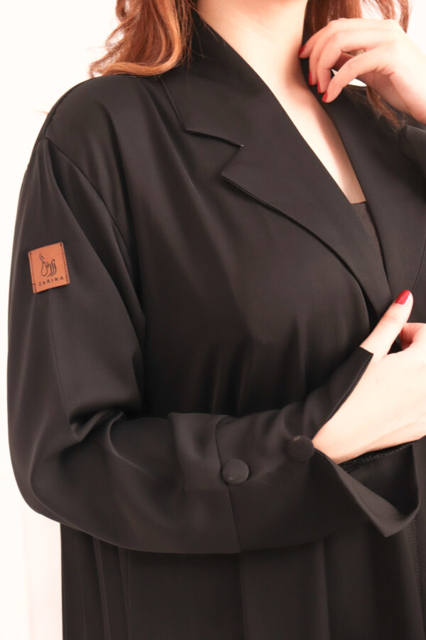 ⁦عبايه بلياقه و كسر كامل من خلف⁩ - الصورة ⁦2⁩