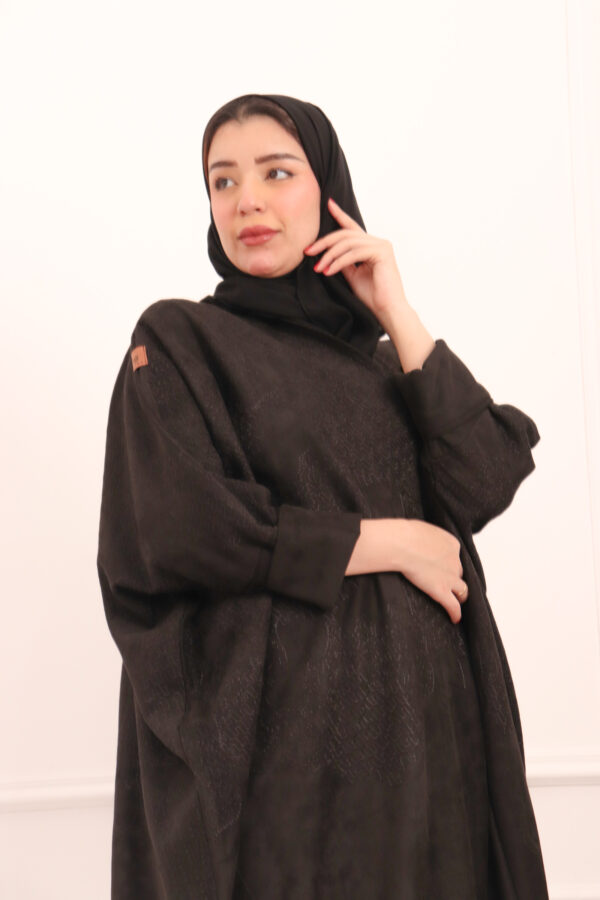 ⁦عبايه نص بشت شمواه بتطرير اسود على اكتاف عبايه⁩ - الصورة ⁦13⁩