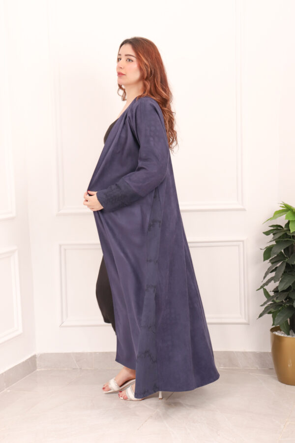 ⁦عبايه شامواه كحلي بتطرزه كحلي من اجناب⁩ - الصورة ⁦4⁩