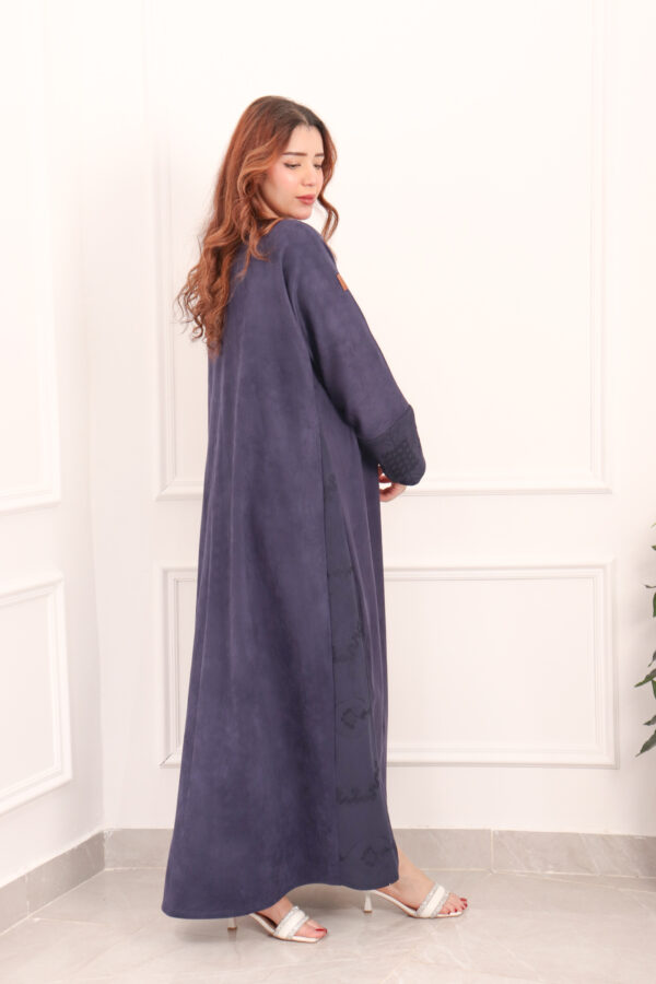 ⁦عبايه شامواه كحلي بتطرزه كحلي من اجناب⁩ - الصورة ⁦5⁩