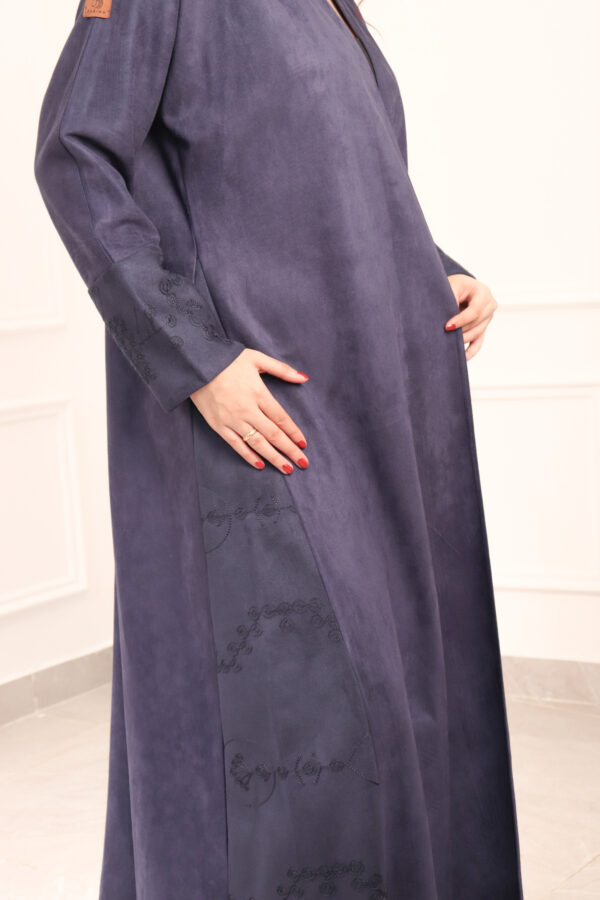 ⁦عبايه شامواه كحلي بتطرزه كحلي من اجناب⁩ - الصورة ⁦6⁩