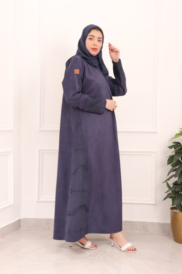 ⁦عبايه شامواه كحلي بتطرزه كحلي من اجناب⁩ - الصورة ⁦7⁩