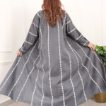 عبايه شامواه رمادي مطرزه بالابيض