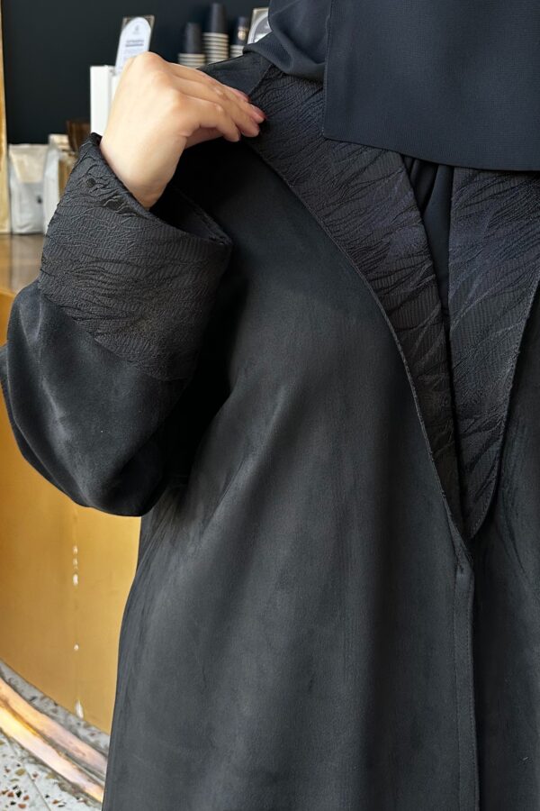 ⁦عبايه تصميم بليزر شتوي⁩ - الصورة ⁦4⁩