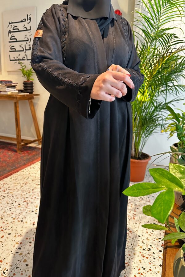 ⁦عباية شامواه بشك من الاكتاف و الامام⁩ - الصورة ⁦3⁩