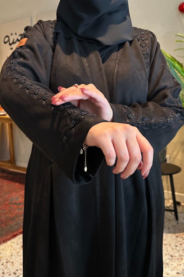 ⁦عباية شامواه بشك من الاكتاف و الامام⁩ - الصورة ⁦2⁩